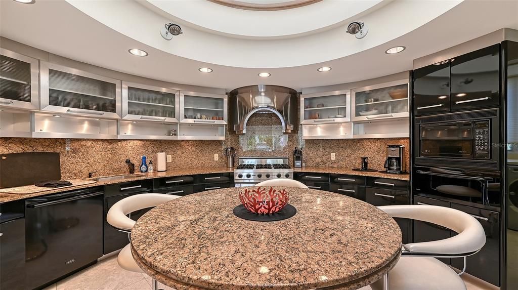 For Sale: $4,895,000 (4 beds, 5 baths, 5080 Square Feet)