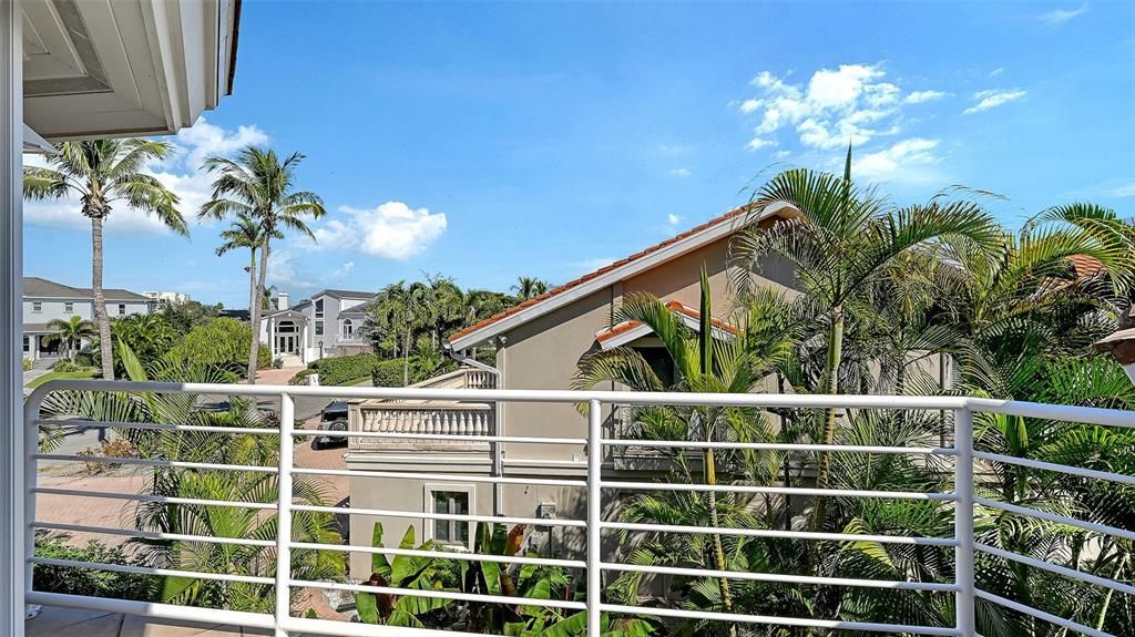 For Sale: $4,895,000 (4 beds, 5 baths, 5080 Square Feet)