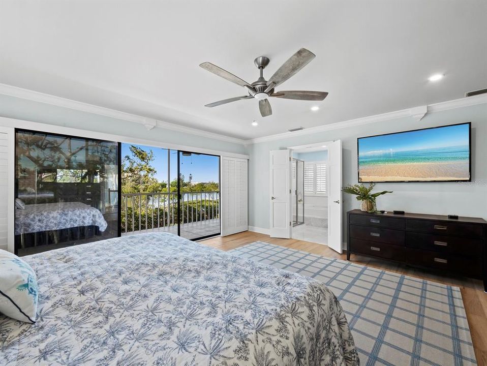 Под контрактом: $2,295,000 (3 спален, 3 ванн, 3407 Квадратных фут)