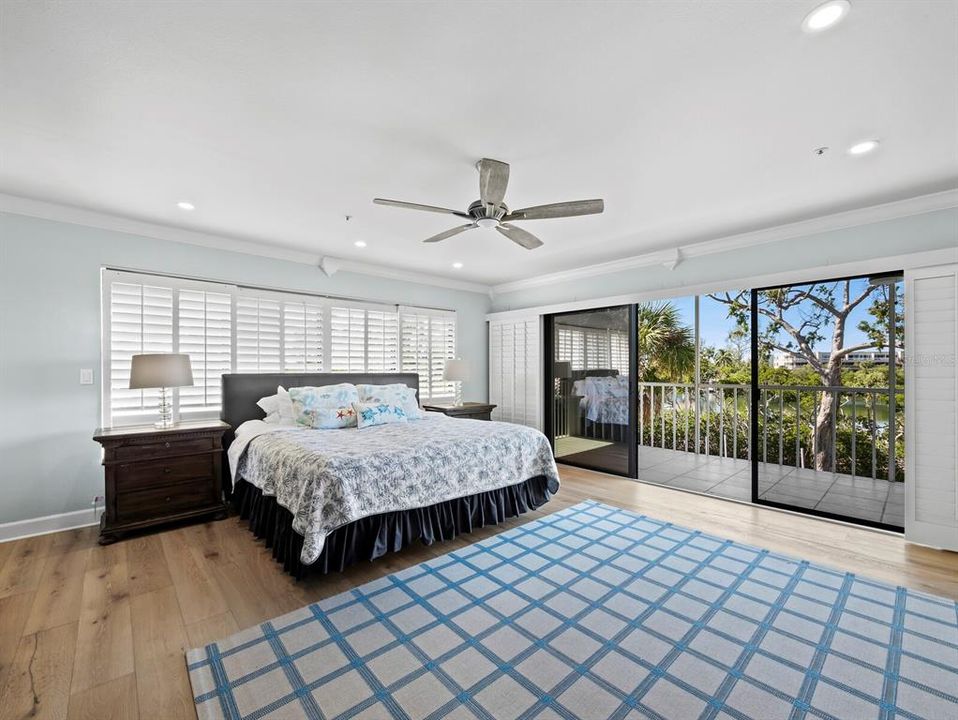 Под контрактом: $2,295,000 (3 спален, 3 ванн, 3407 Квадратных фут)