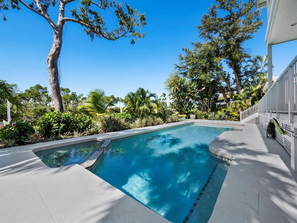 Под контрактом: $2,295,000 (3 спален, 3 ванн, 3407 Квадратных фут)