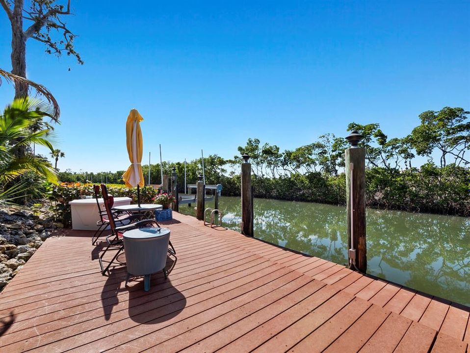 Под контрактом: $2,295,000 (3 спален, 3 ванн, 3407 Квадратных фут)