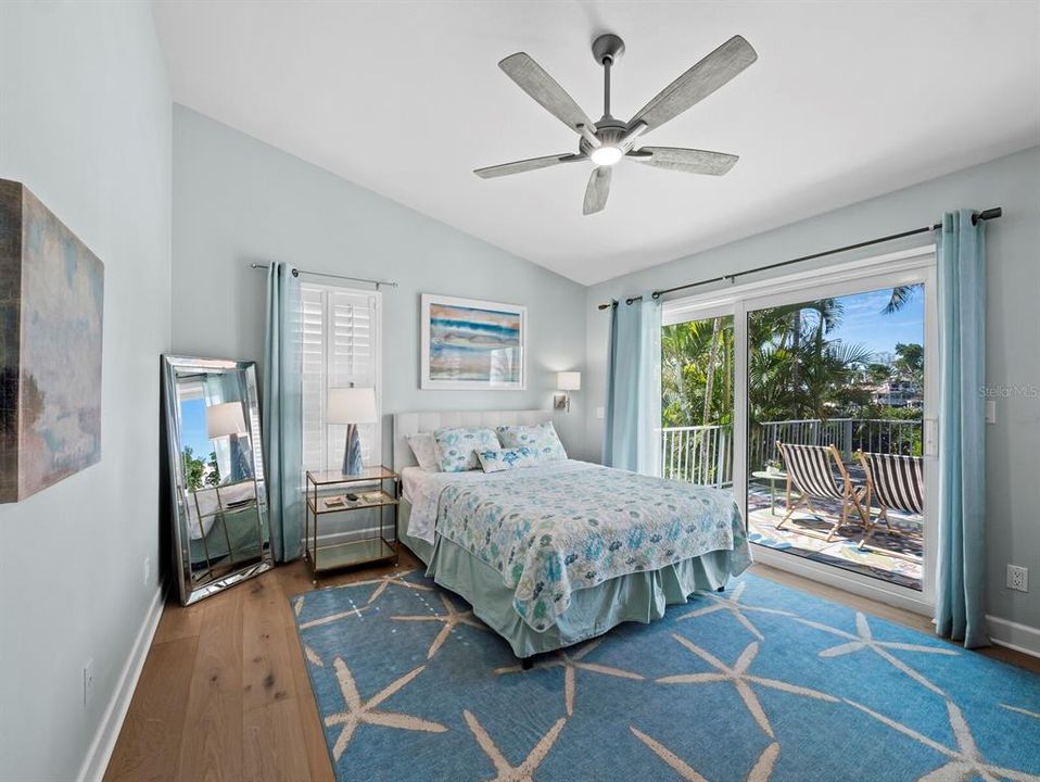 Под контрактом: $2,295,000 (3 спален, 3 ванн, 3407 Квадратных фут)