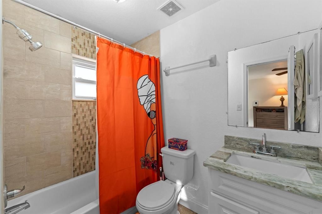 For Sale: $285,000 (3 beds, 2 baths, 1338 Square Feet)