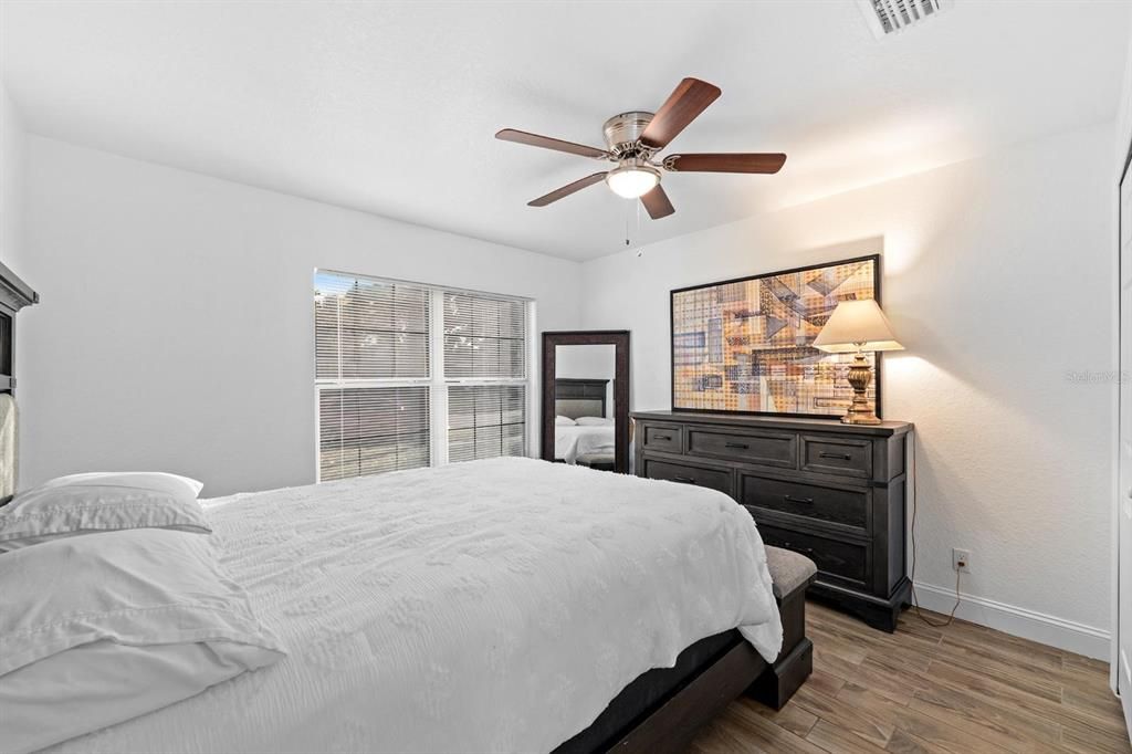 For Sale: $285,000 (3 beds, 2 baths, 1338 Square Feet)