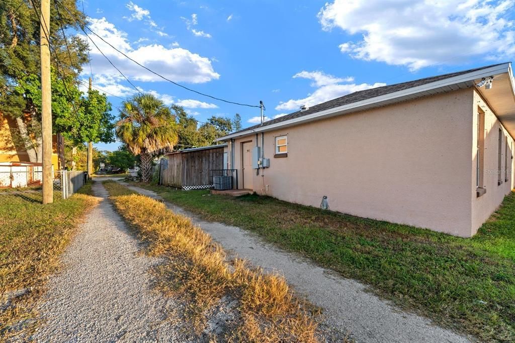 For Sale: $285,000 (3 beds, 2 baths, 1338 Square Feet)