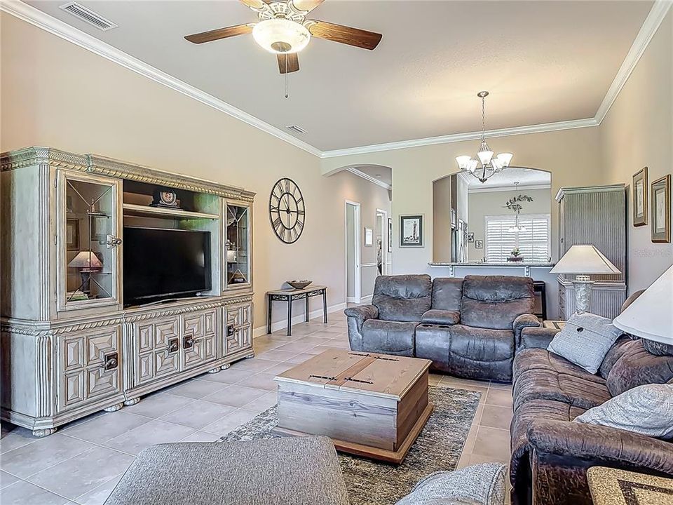 Active With Contract: $339,900 (3 beds, 2 baths, 1695 Square Feet)