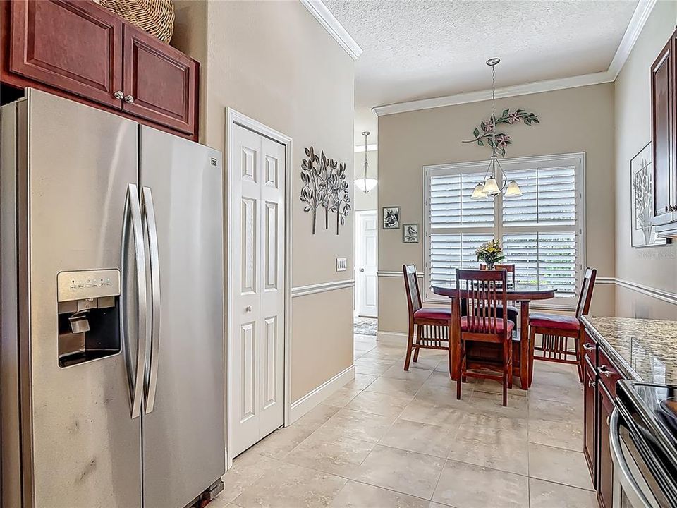 Active With Contract: $339,900 (3 beds, 2 baths, 1695 Square Feet)