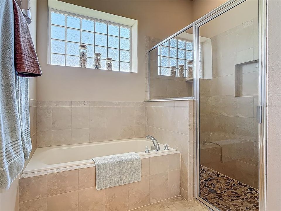 Active With Contract: $339,900 (3 beds, 2 baths, 1695 Square Feet)