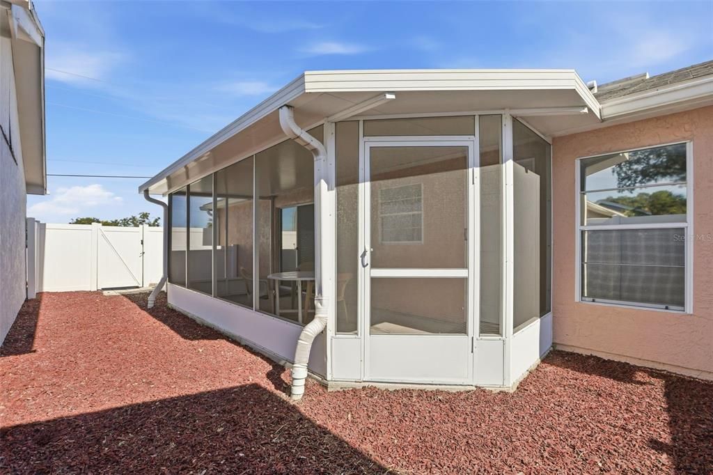 For Sale: $279,900 (3 beds, 2 baths, 1089 Square Feet)