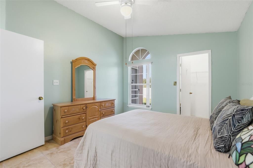 For Sale: $279,900 (3 beds, 2 baths, 1089 Square Feet)