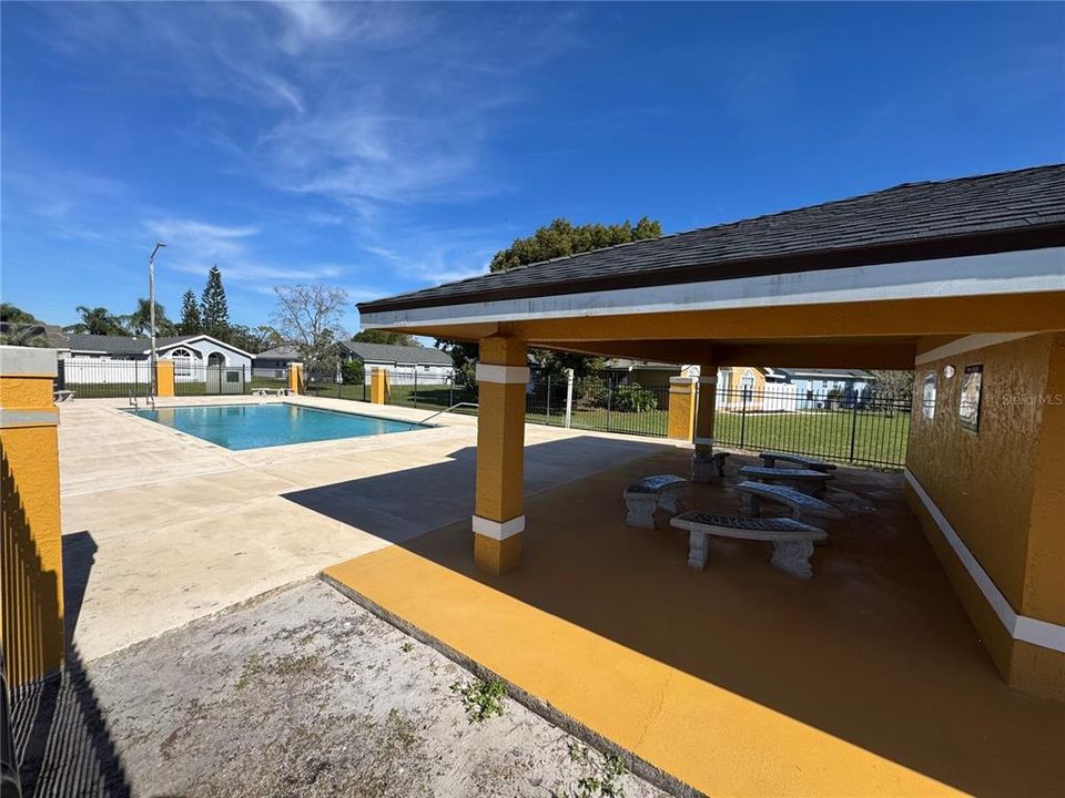 For Sale: $279,900 (3 beds, 2 baths, 1089 Square Feet)