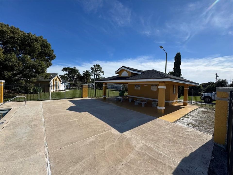 For Sale: $279,900 (3 beds, 2 baths, 1089 Square Feet)