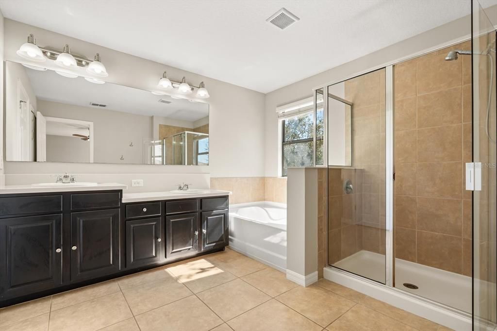 For Sale: $489,000 (5 beds, 2 baths, 2382 Square Feet)