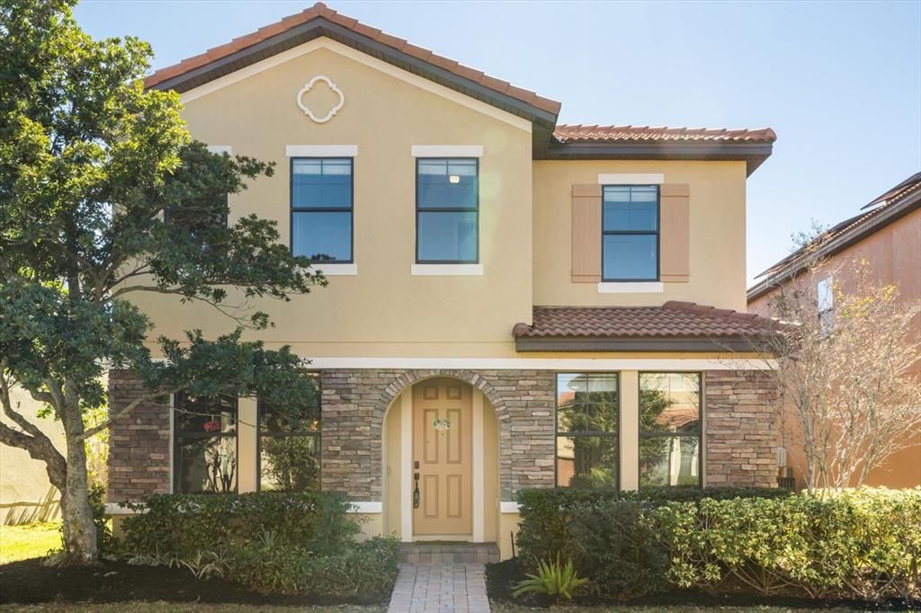 For Sale: $489,000 (5 beds, 2 baths, 2382 Square Feet)