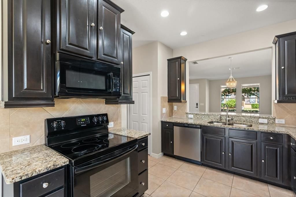 For Sale: $489,000 (5 beds, 2 baths, 2382 Square Feet)