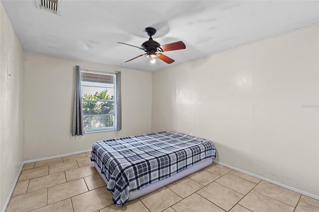 For Sale: $169,900 (2 beds, 2 baths, 1032 Square Feet)