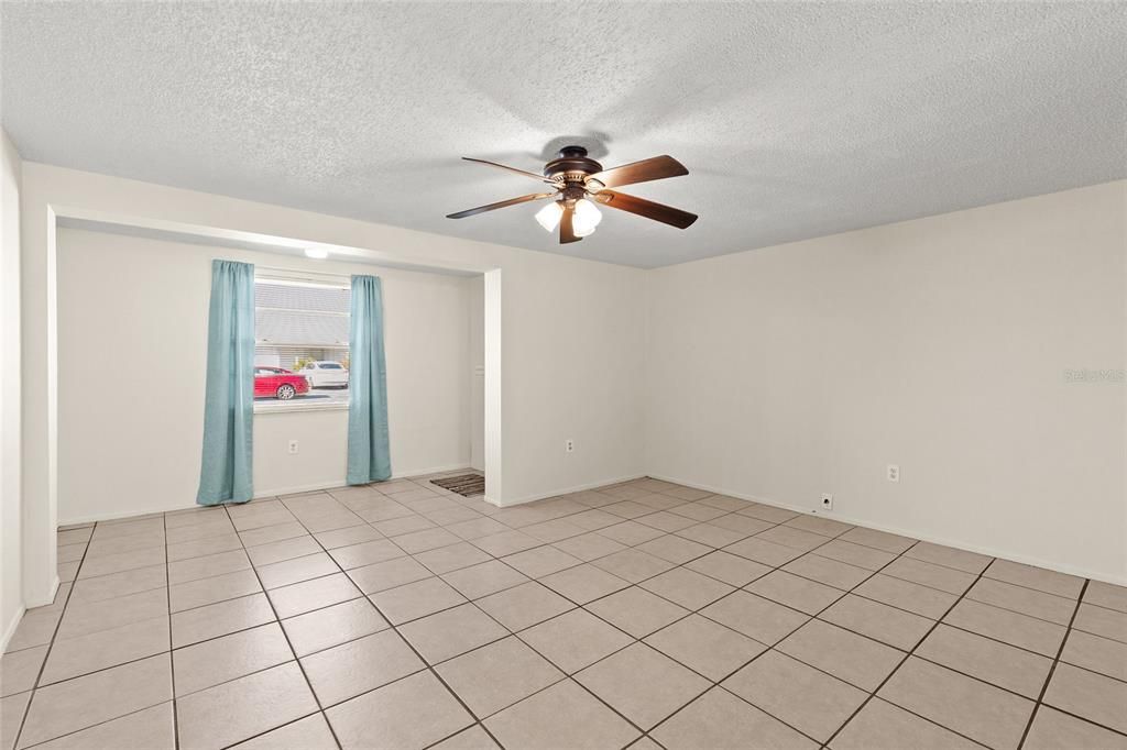 For Sale: $169,900 (2 beds, 2 baths, 1032 Square Feet)
