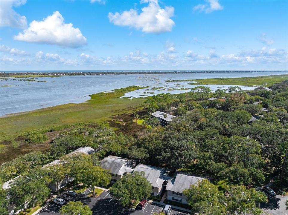 待售: $229,900 (2 贝兹, 2 浴室, 880 平方英尺)