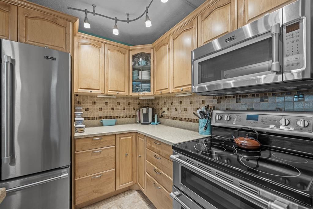 待售: $229,900 (2 贝兹, 2 浴室, 880 平方英尺)