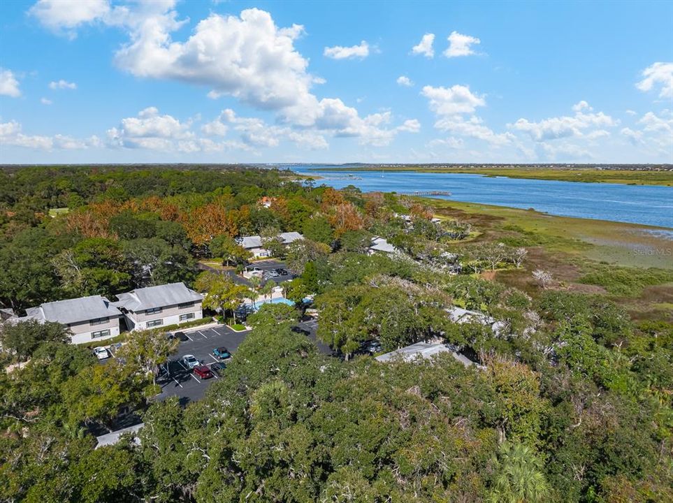 待售: $229,900 (2 贝兹, 2 浴室, 880 平方英尺)