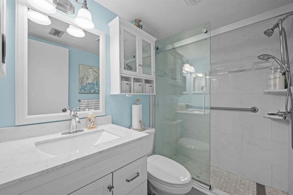 待售: $229,900 (2 贝兹, 2 浴室, 880 平方英尺)