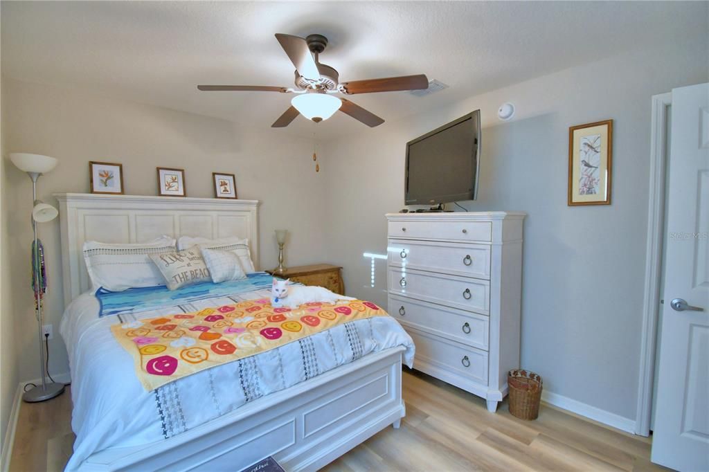 待售: $299,900 (3 贝兹, 2 浴室, 1435 平方英尺)