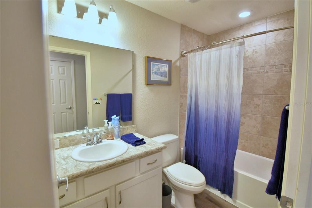 待售: $299,900 (3 贝兹, 2 浴室, 1435 平方英尺)