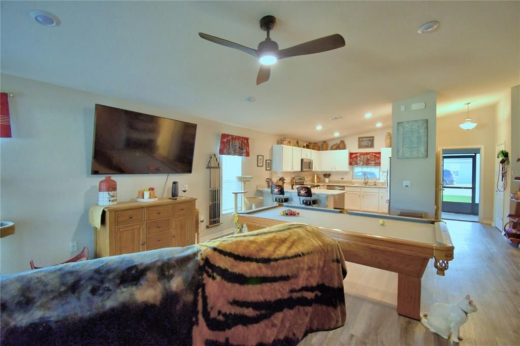 待售: $299,900 (3 贝兹, 2 浴室, 1435 平方英尺)