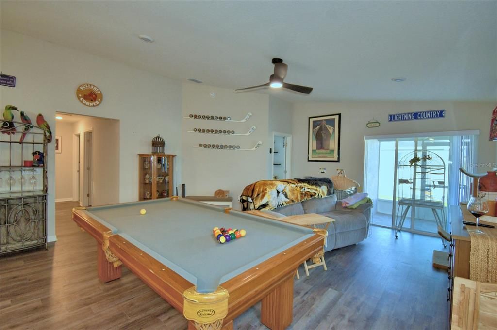 待售: $299,900 (3 贝兹, 2 浴室, 1435 平方英尺)