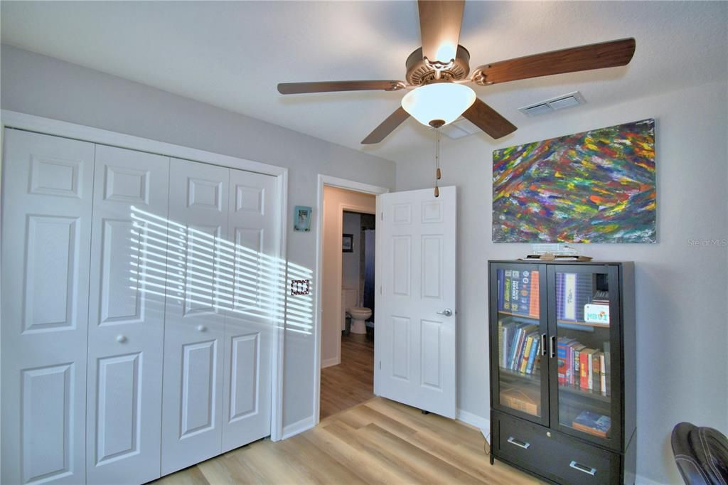 待售: $299,900 (3 贝兹, 2 浴室, 1435 平方英尺)