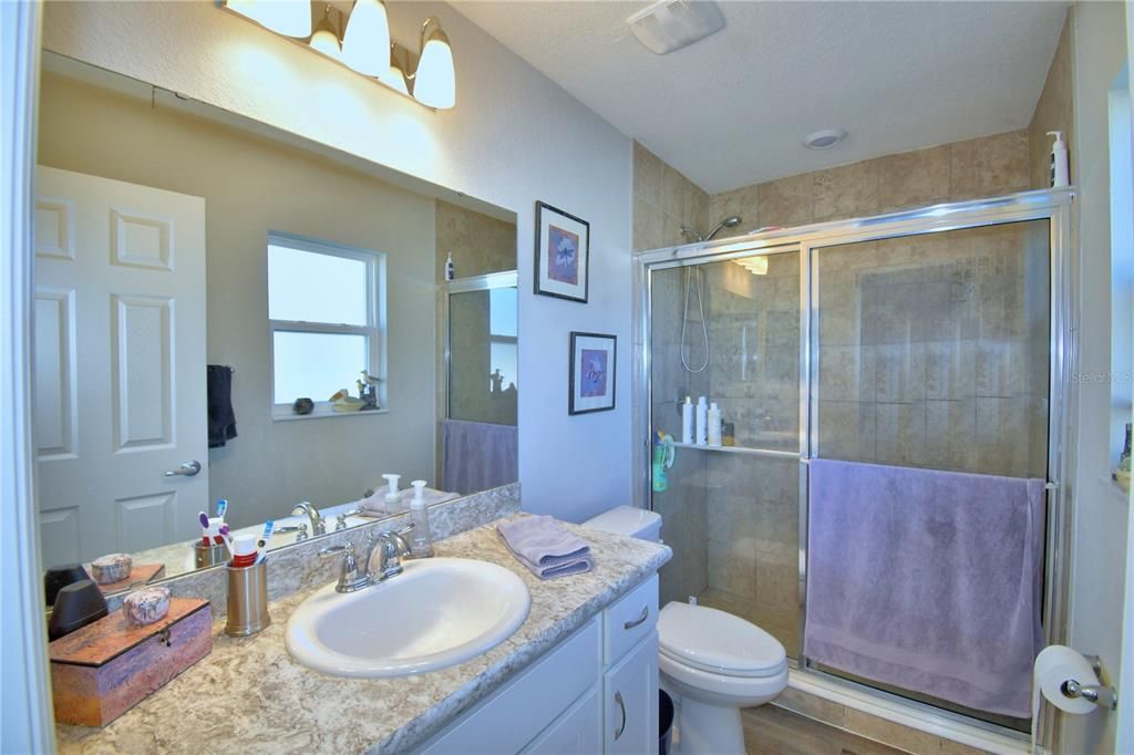 待售: $299,900 (3 贝兹, 2 浴室, 1435 平方英尺)