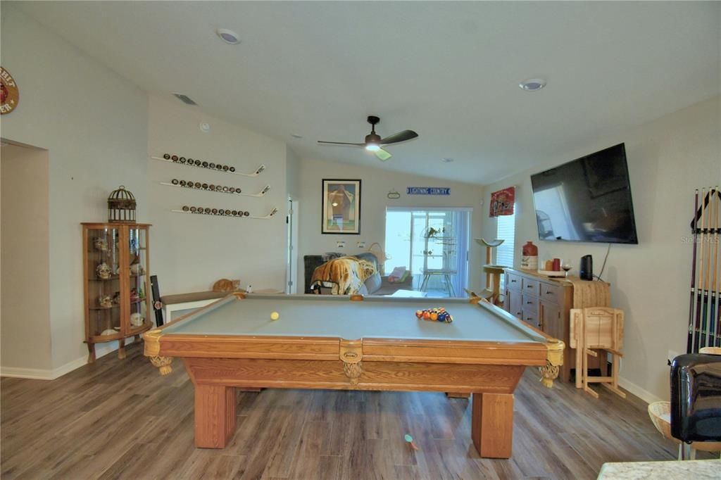 待售: $299,900 (3 贝兹, 2 浴室, 1435 平方英尺)