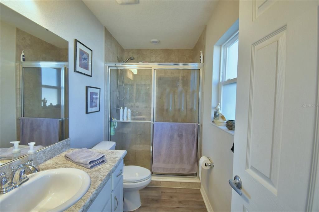 待售: $299,900 (3 贝兹, 2 浴室, 1435 平方英尺)