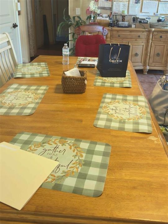 待售: $499,000 (5 贝兹, 3 浴室, 3008 平方英尺)