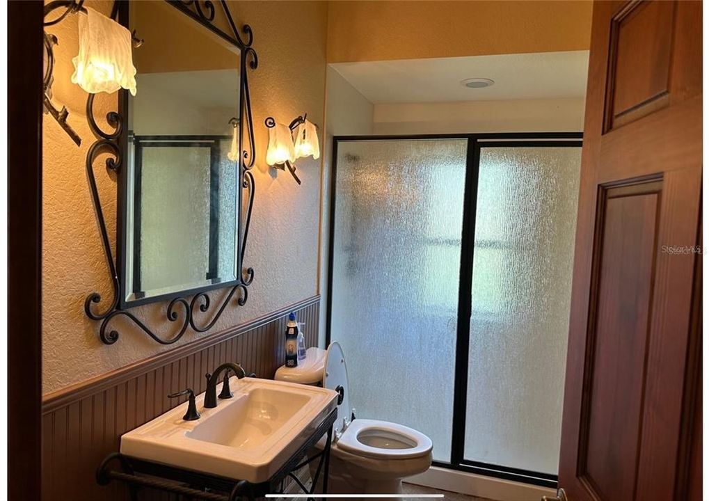 For Sale: $1,600,000 (3 beds, 2 baths, 1804 Square Feet)