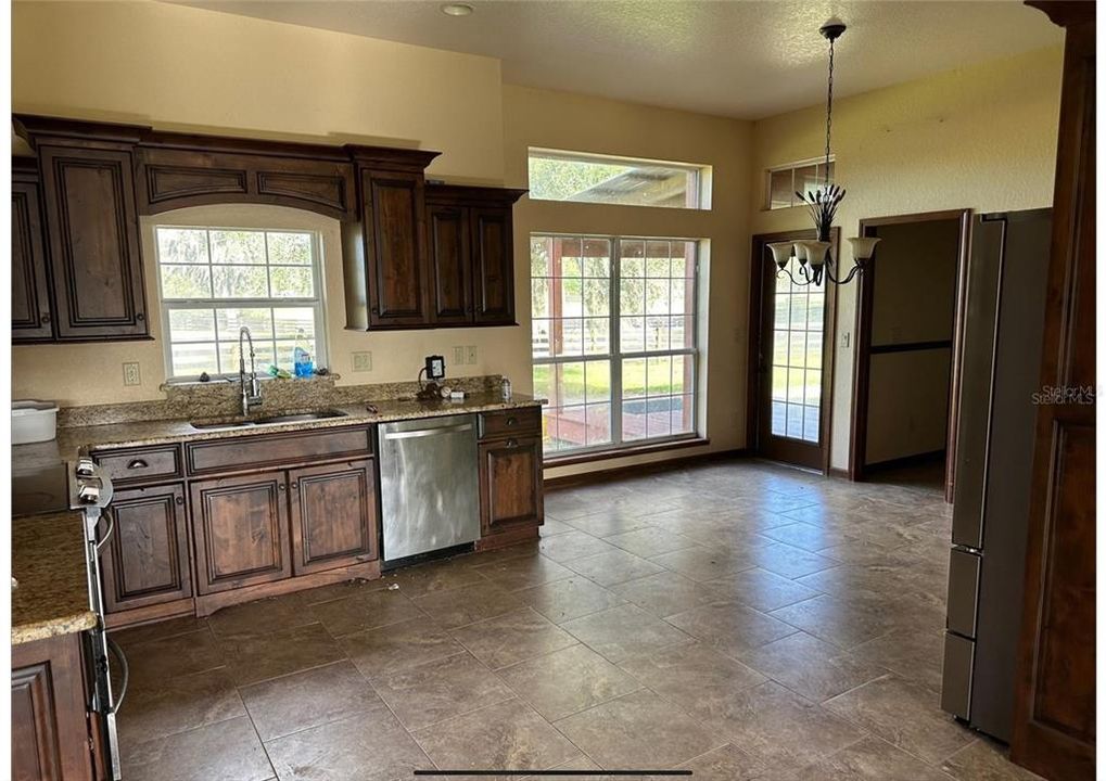 For Sale: $1,600,000 (3 beds, 2 baths, 1804 Square Feet)