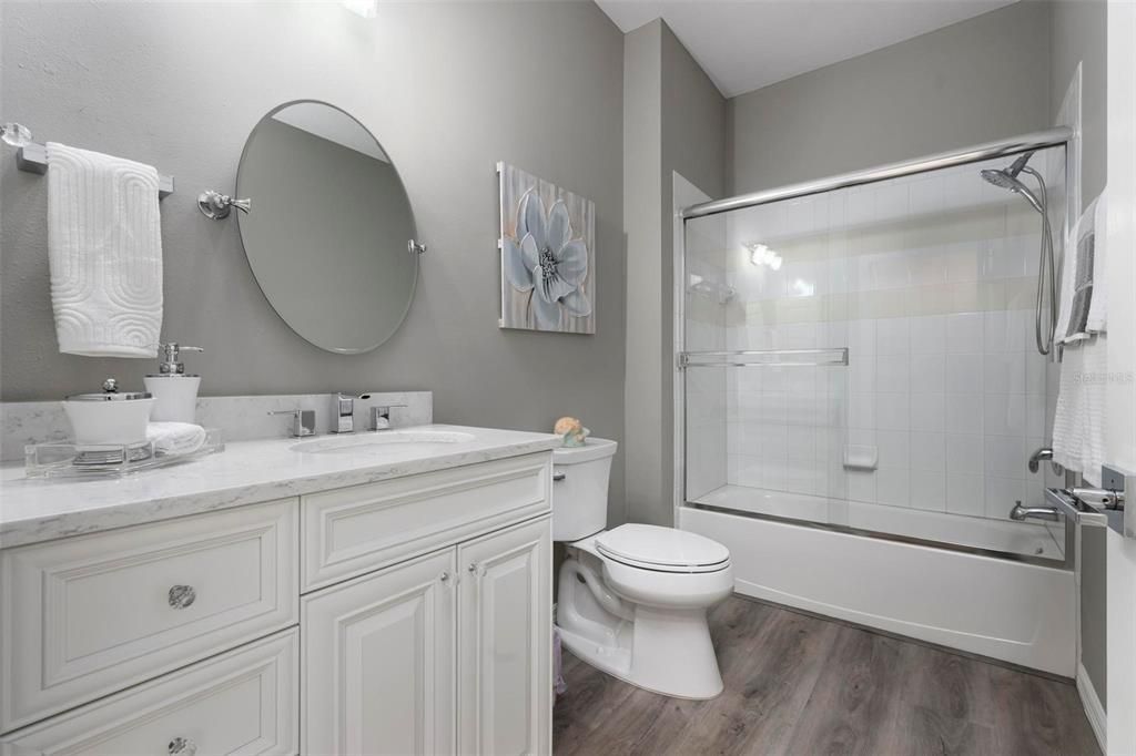 合同活跃: $400,000 (3 贝兹, 2 浴室, 1668 平方英尺)