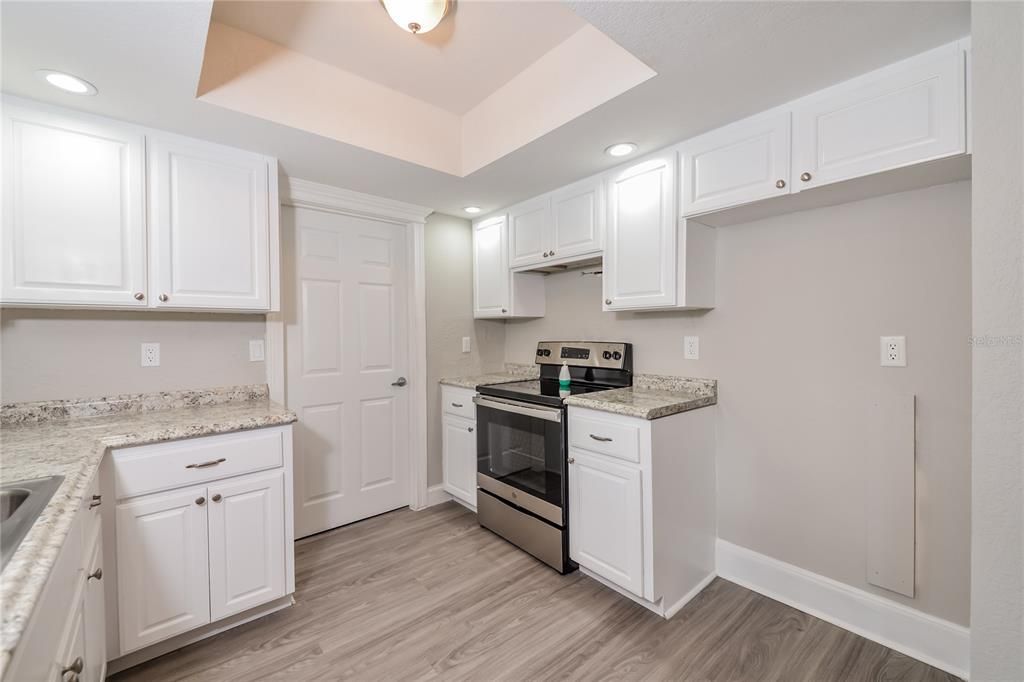 出租: $2,450 (4 贝兹, 2 浴室, 1724 平方英尺)