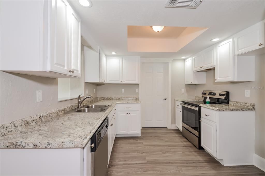 出租: $2,450 (4 贝兹, 2 浴室, 1724 平方英尺)