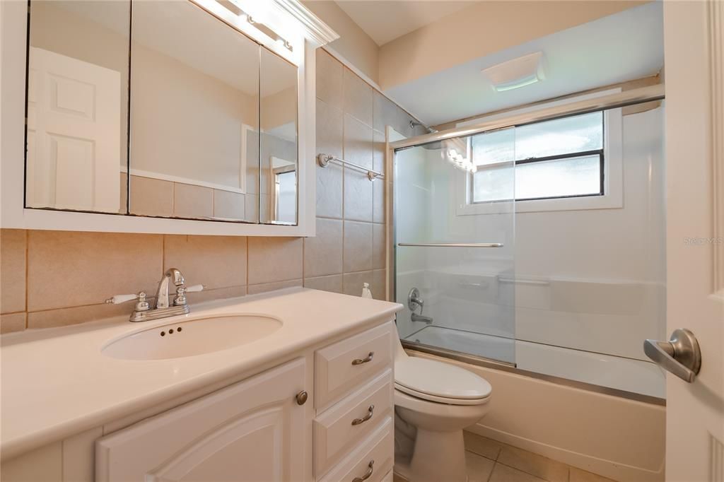 出租: $2,450 (4 贝兹, 2 浴室, 1724 平方英尺)