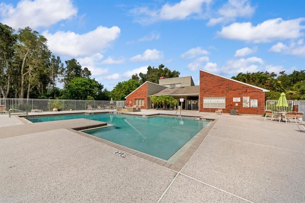 For Rent: $1,600 (2 beds, 1 baths, 800 Square Feet)