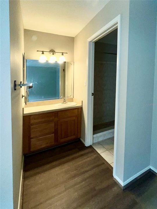 For Rent: $1,600 (2 beds, 1 baths, 800 Square Feet)