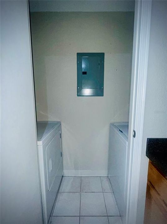 For Rent: $1,600 (2 beds, 1 baths, 800 Square Feet)