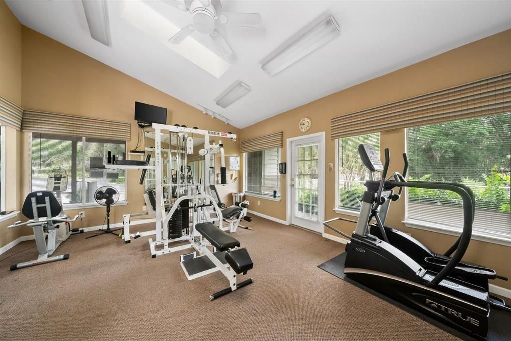 For Rent: $1,600 (2 beds, 1 baths, 800 Square Feet)