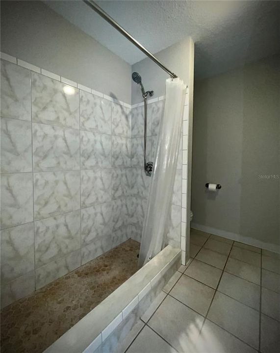 For Rent: $1,600 (2 beds, 1 baths, 800 Square Feet)