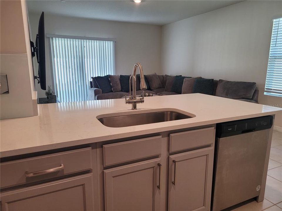 En Renta: $2,000 (3 camas, 2 baños, 1510 Pies cuadrados)