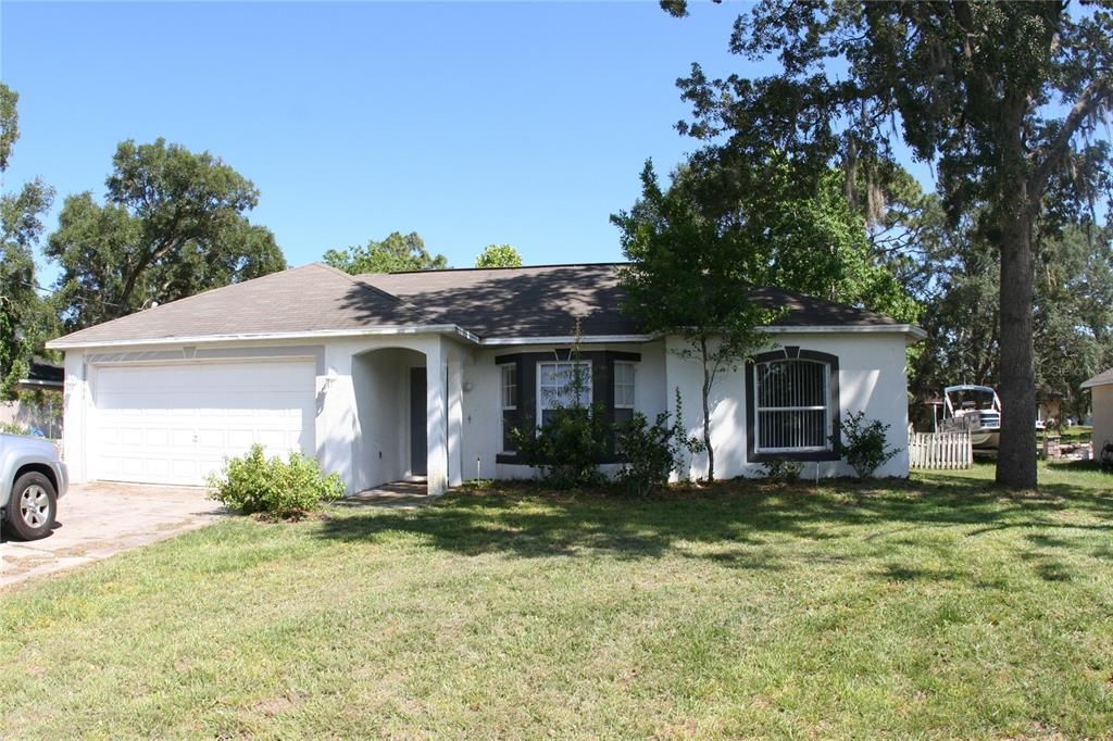 For Rent: $2,000 (4 beds, 2 baths, 1728 Square Feet)