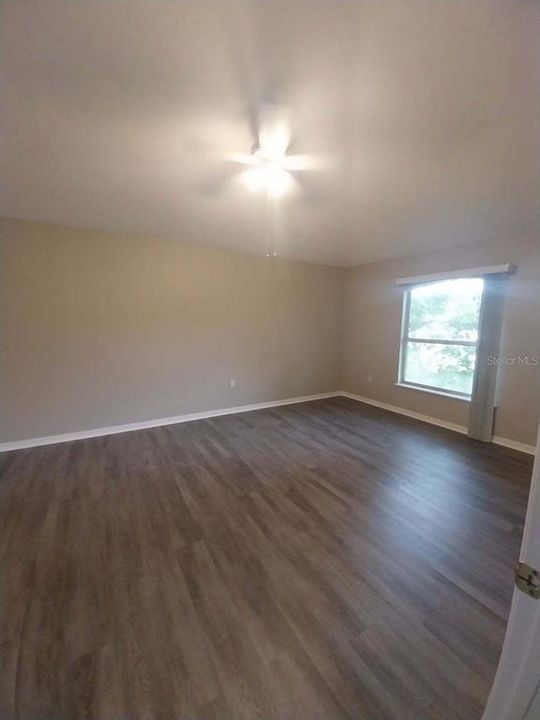 For Rent: $2,000 (4 beds, 2 baths, 1728 Square Feet)