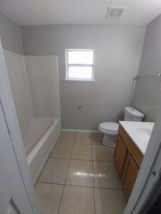 For Rent: $2,000 (4 beds, 2 baths, 1728 Square Feet)